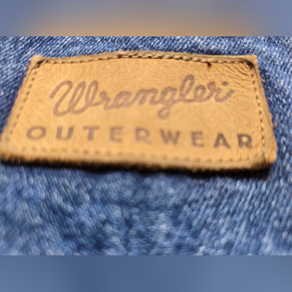 Wrangler Medium Lined Denim Vest with Cinchback - Picture 4 of 6